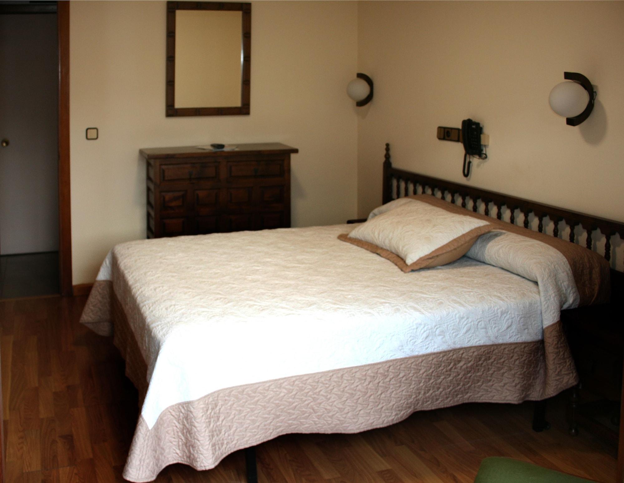 Hotel Cangas de Onis Center Buitenkant foto