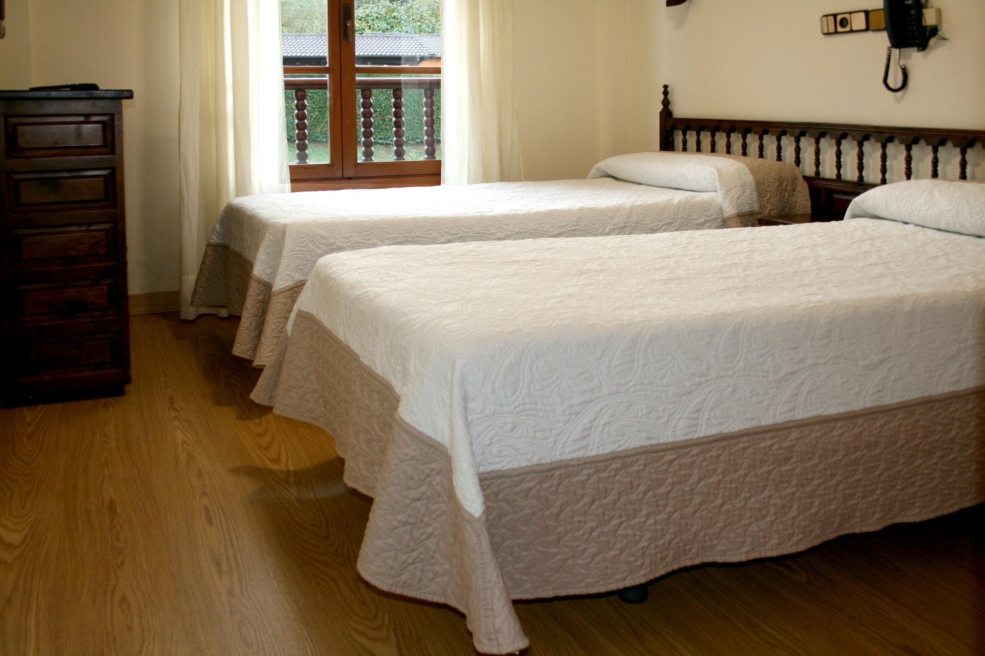 Hotel Cangas de Onis Center Buitenkant foto