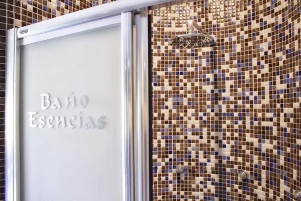 Hotel Cangas de Onis Center Buitenkant foto