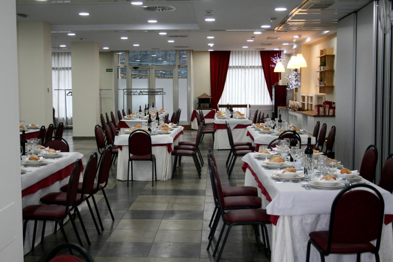 Hotel Cangas de Onis Center Buitenkant foto